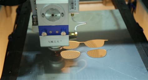 激光切割机 1000W/3015板体机身横梁全铝铸造运行稳定 光纤切割机-阿里巴巴