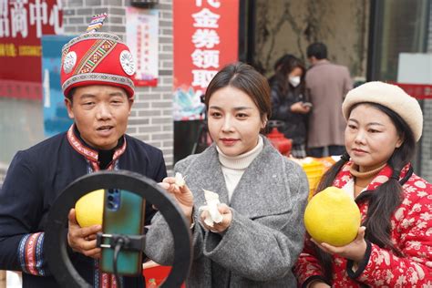 湖南：网上年货节掀起“湘品”土特产消费热潮-新华网