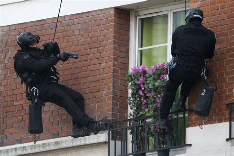 巴黎：警方解救被劫持人质全程 _手机凤凰网