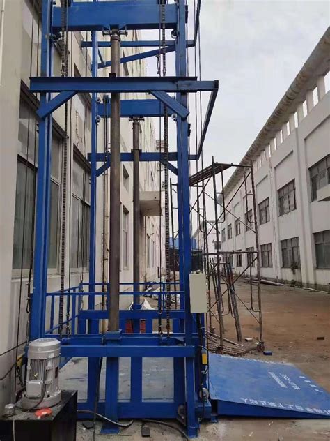 厂房电动升降机 仓库小型升降平台 2吨5吨导轨式液压升降货梯-阿里巴巴