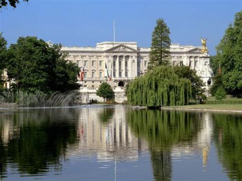 鸟瞰图的白金汉宫在威斯敏斯特伦敦视频素材_ID:VCG42N875081060-VCG.COM