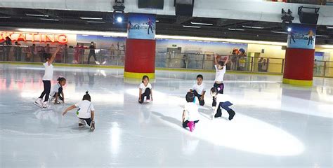 冬季游河北 福地过大年丨打卡石家庄正定县滑冰馆，共享冰雪运动魅力！