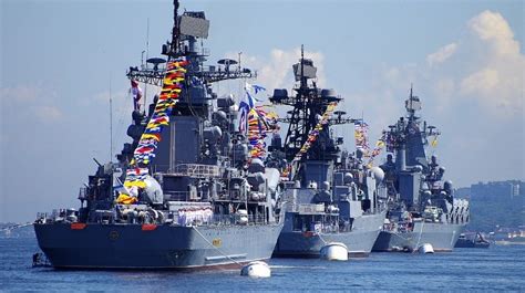 俄罗斯太平洋舰队庆祝成立290周年_凤凰网