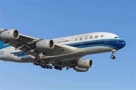 南航将用A380执飞广州至悉尼航线，能提供5060个往返座位 - 知乎