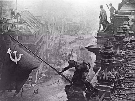 二战德军闪击柏林，英军隔岸观火，非常真实惨烈的战争