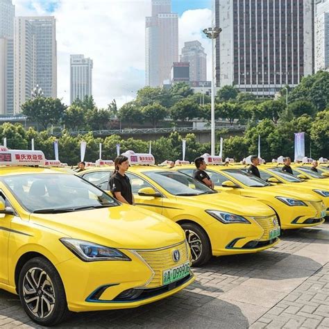 重庆出租车司机的真实生活：一车3人开，月入7000，能休8天-重庆杂谈-重庆购物狂