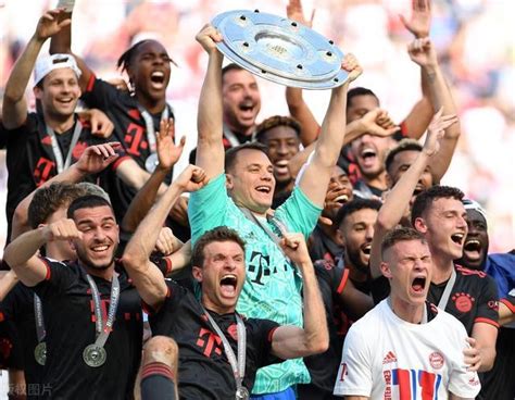 德甲大结局：拜仁逆转多特夺冠 莱比锡柏林联进欧冠 沙尔克降级