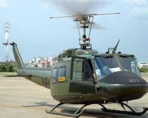 美军最新型UH-1Y直升机完成首次武器发射试验--军事--人民网