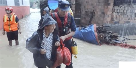 江西萍乡遭暴雨侵袭 内涝严重山体塌方-图片频道