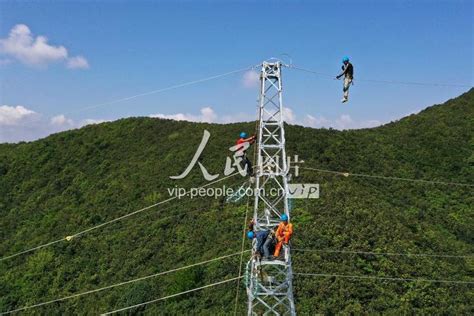 浙江舟山：电力工人高塔顶上过中秋-人民图片网