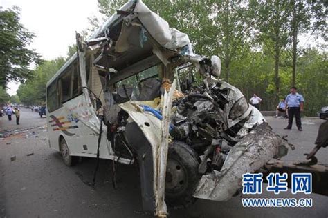 328省道隆尧段发生一起货车与客车交通事故，伤员在急救室等3小时没人救治_公安交通_农民互联网