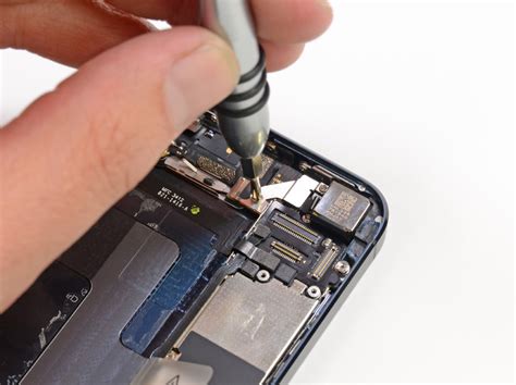 苹果iPhone SE拆机图文教程（电池、摄像头、主板等） | 极客32
