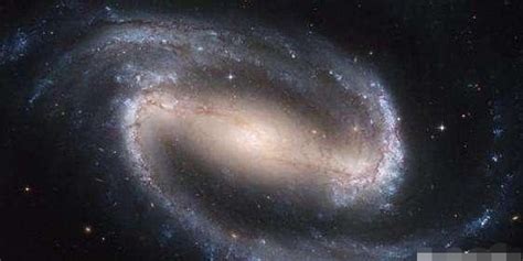 30到40亿年之后，仙女座星系与银河系相撞！_手机新浪网