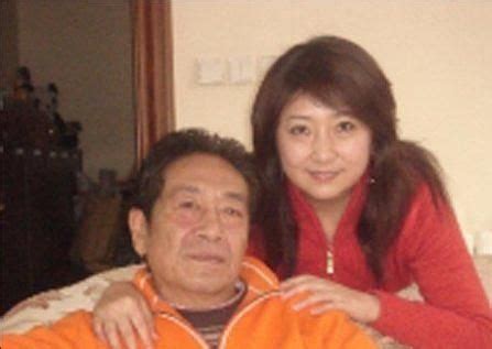 饶芯语：爱上大37岁王奎荣,被父母破口大骂,婚后7年夫妻和谐|王奎荣|芯语|饶芯语_新浪新闻