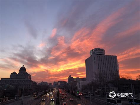 惊艳！北京今晨大片粉色朝霞映红半边天空-图片频道