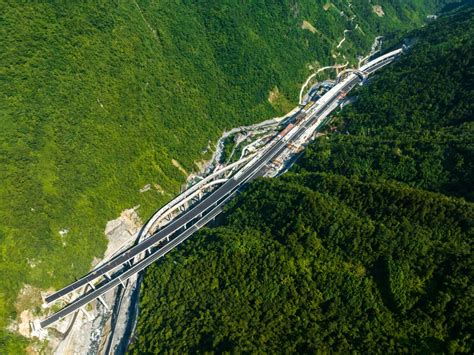 “水公铁空”全面发力 重庆交通基础设施建设“加速跑”