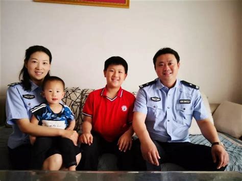 社旗县一个双警家庭对孩子的心声:孩子 妈妈想对你说-中华网河南