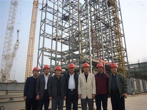 我公司生产的河南神火发电有限公司第一台60万机组锅炉钢结构顺利安装到顶层大板梁阶段_青岛三联金属结构有限公司