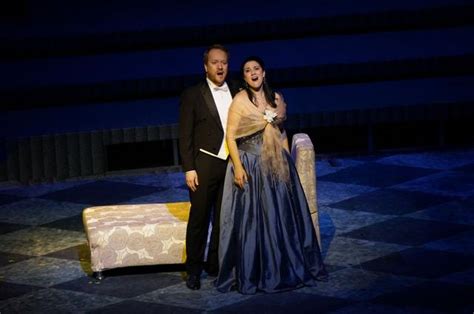 经典歌剧《茶花女》在天桥剧场上演
