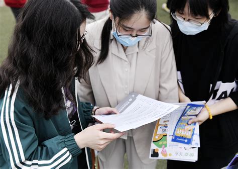 文汇报：2500多岗位“空降”上海中医药大学，“五个新城”大健康领域求才若渴