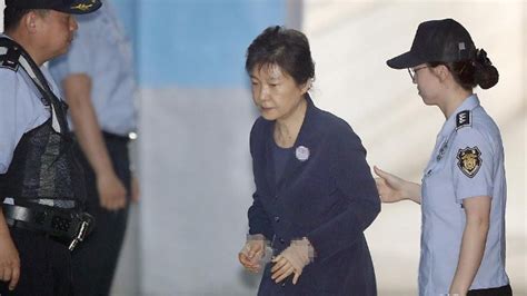 朴槿惠将于12月31日出狱 可直接从医院获释_凤凰网