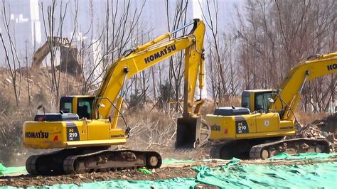 挖掘机工作表演视频 挖土机工程车汽车玩具视频大全
