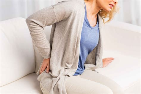 女性经常腰痛，往往与这5个原因有关，了解后，要做好预防和治疗|腰痛|女性|腰部_新浪新闻