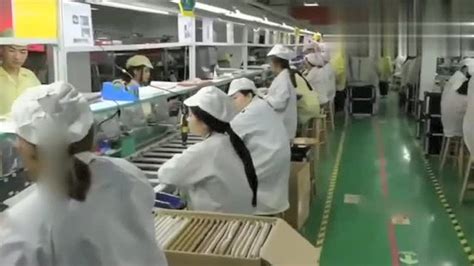 电子厂生产线全部都是女员工，上班才8小时，就有6个小时都在玩_腾讯视频