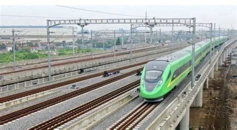 全国铁路调图 陕西首开时速160公里“复兴号”-人民图片网