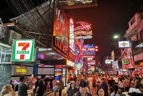 红灯酒吧一条街 - 泰国曼谷芭提雅_凤凰网视频_凤凰网