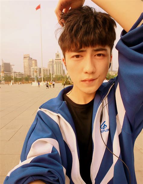 男生照片生活照图片
