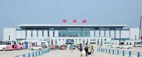 鲁西南在建最大高铁站即将建成，菏泽东站站牌已点亮!_凤凰网视频_凤凰网