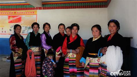 【冬行西藏】杰德秀的女人不愁嫁 因为她们会织“彩虹” - 看点 - 华声在线