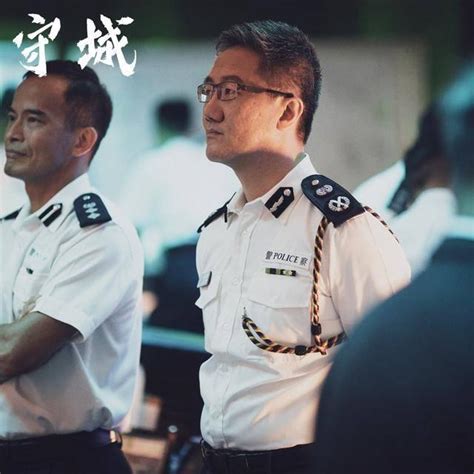 承压中的香港警察：以前太温顺，现在不过干了该干的事情_凤凰网