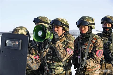 中巴两国陆军在巴境内开展联合反恐作战演练