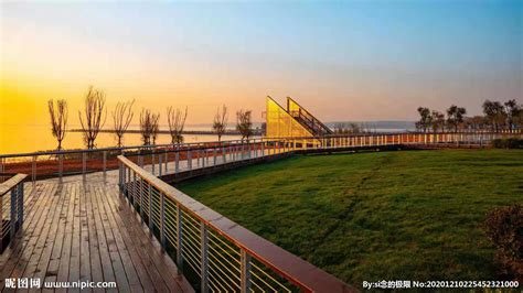 河南林州万泉湖：一条碧绿的小河穿越景区，夏季游玩好地方