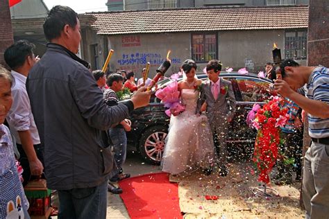 农村婚礼流程(实拍徐州乡村一个小伙的婚礼全程：结婚是件喜事，但真的不容易) - 【爱喜匠】