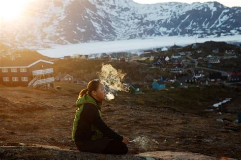 这个被总统点赞的女摄影师再一次跋涉至世界尽头，记录了格陵兰岛的“消逝”之美