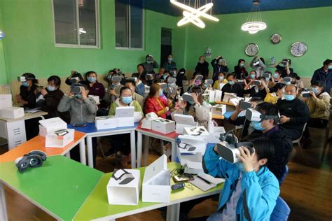 石嘴山第十五中学加快 VR人工智能智慧教育建设步伐_编程