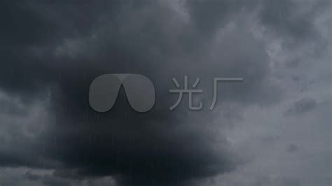 上海昨晚狂风暴雨+冰雹！龙卷风突袭苏州武汉两地，致多人伤亡！强对流天气还未结束→ - 封面新闻