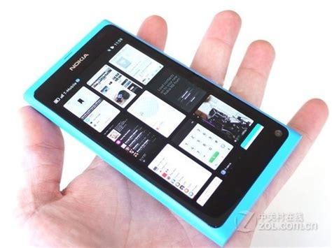 诺基亚正式发布MeeGo系统N9手机_九度网