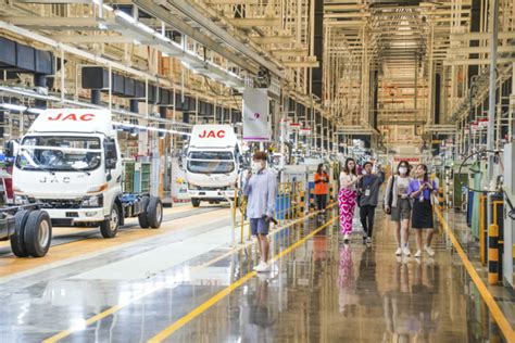 江淮汽车56周年之世界级工厂：生态绿色 ，智能智造的新港基地-提加商用车网