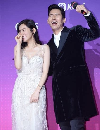 2021年MBC演艺大赏，刘在石豪夺第18座大赏，现场缅怀已故笑星