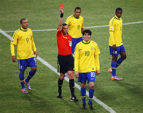 第九次登顶！巴西队3-1击败秘鲁队获美洲杯冠军_赛事聚焦_体育频道