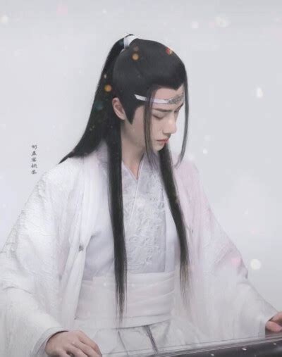 王一博手绘古风头像女生
