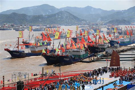 东海开渔场面壮观 2000艘大马力钢质渔船出发 _深圳新闻网