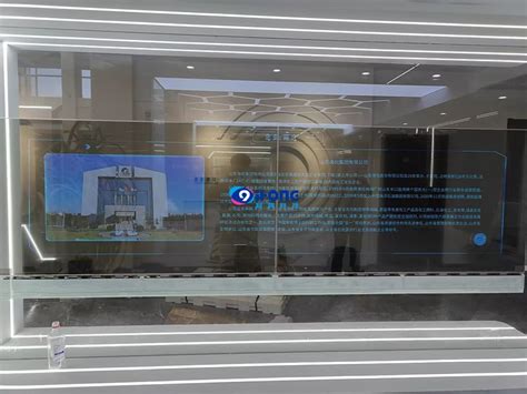 智慧展厅 | OLED透明屏1x2横屏拼接，起鸿科技OLED显示屏方案商