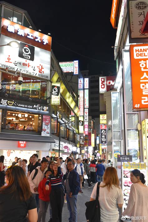 去韩国首尔一定去一次明洞，感受一下的首尔的夜市