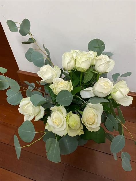 白玫瑰不能随便送人吗(纯洁浪漫的白玫瑰，是求爱之花 ️ ️ ️) - 【爱喜匠】