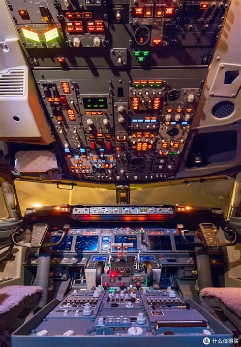 深航接收首架装备了全新天空内饰的波音737-800航空资讯机务在线 - 认真、负责、细致 我们秉承的理念